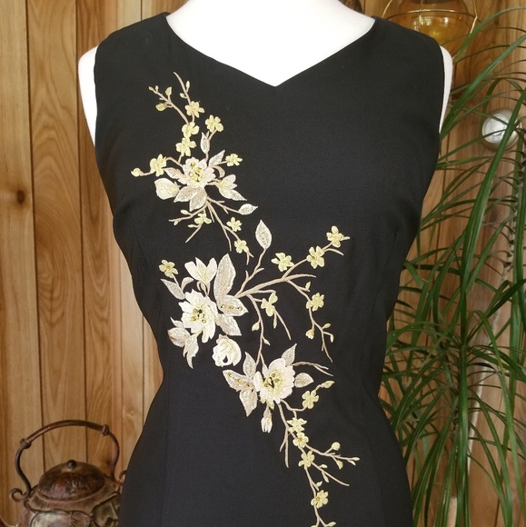 Long black dress - Picture 2 of 4